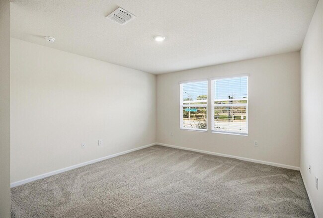 Building Photo - 165 Redbud Rd
