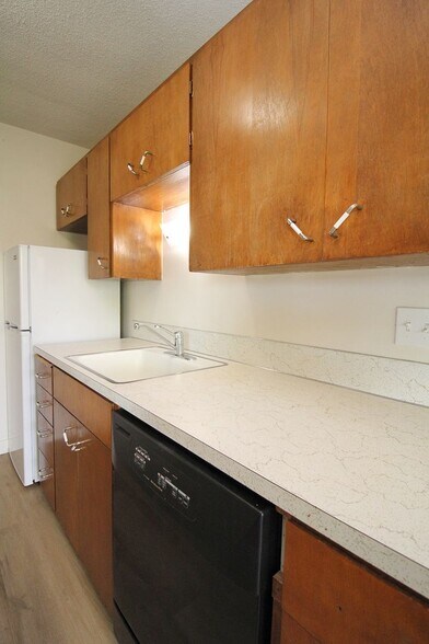 Building Photo - 1001 SW Woods St