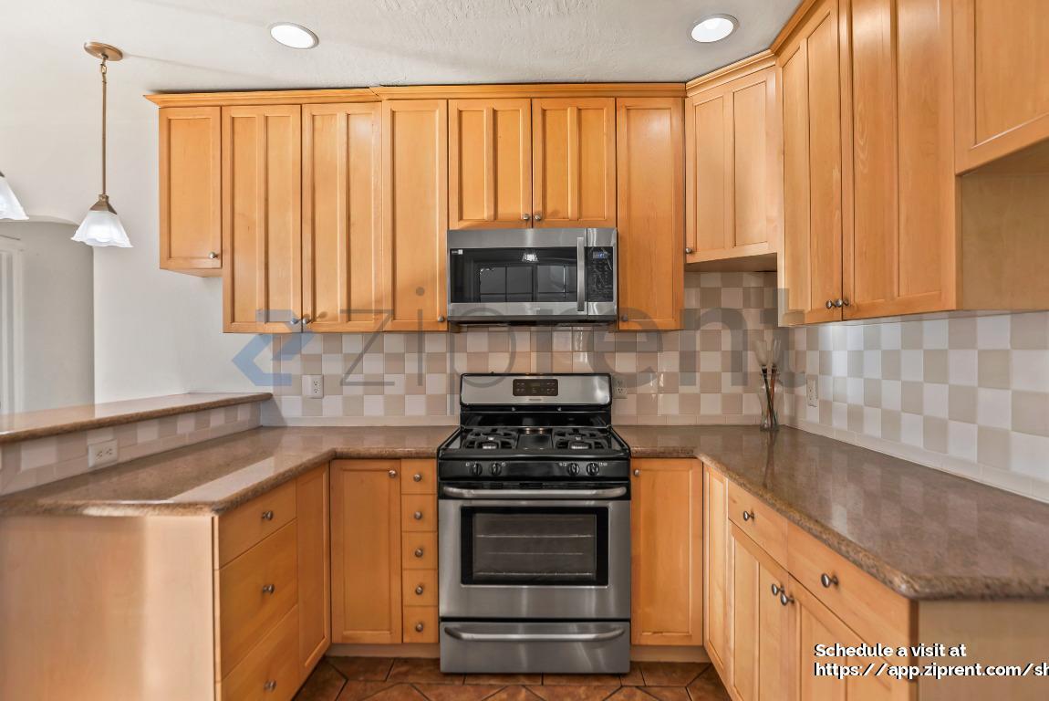 Building Photo - 855 N 17th St