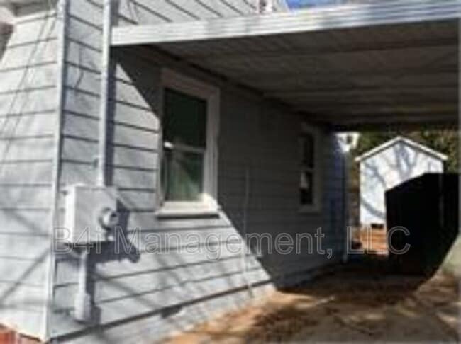 Building Photo - 1108 Mable St SW