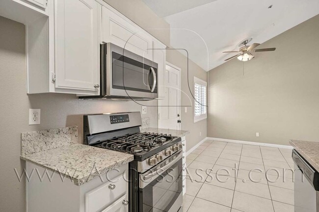 Building Photo - Fullerton Condo Near CSUF + Easy Freeway Access