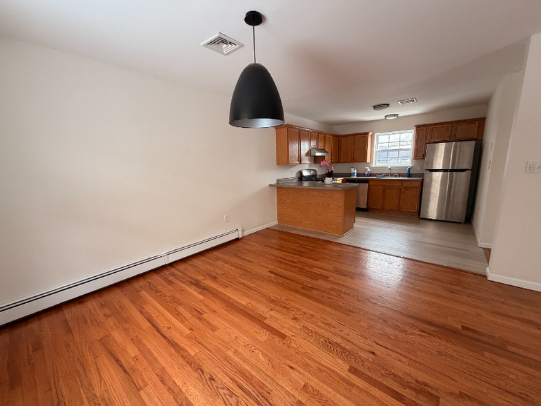 Building Photo - 219 Mary Lou Ave