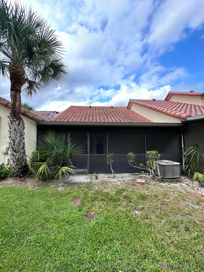 Building Photo - 10300 Hidden Springs Ct