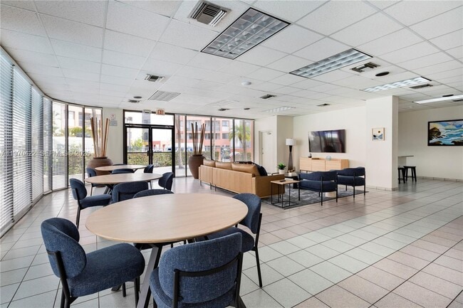 Building Photo - 181 NW 97th Ave