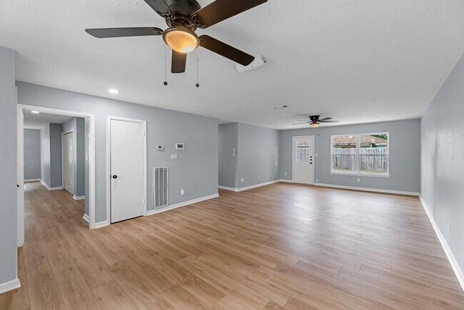 Building Photo - 14234 Cellini Dr