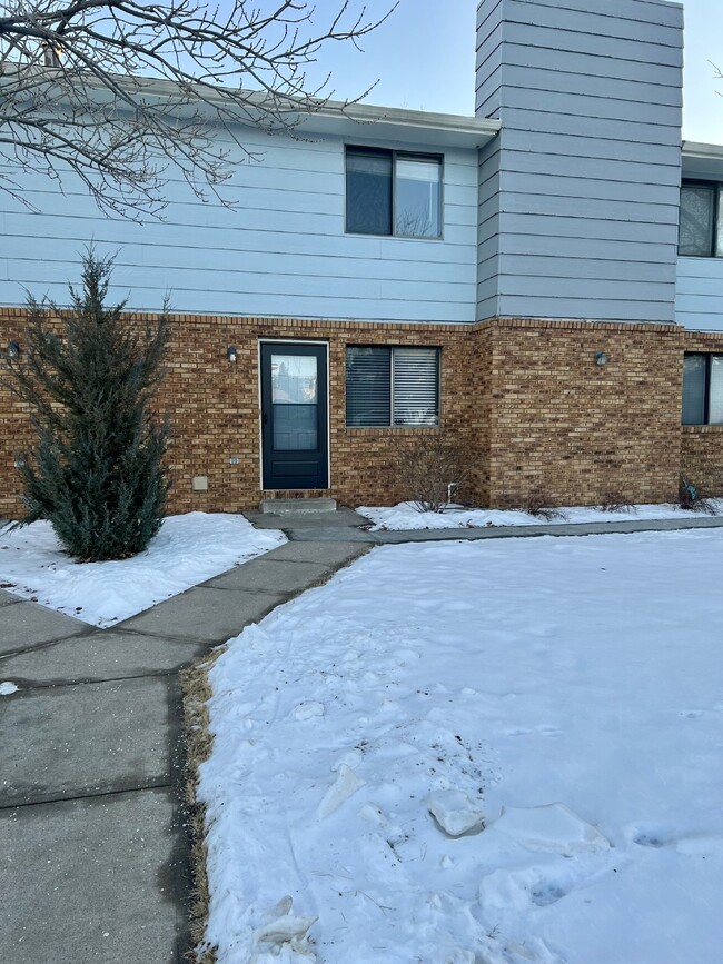 Primary Photo - "Cozy 2-Bed Condo with Fireplace Oasis in ...