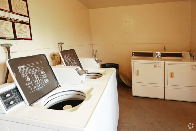 Laundry Facilities - 9662 Ball Rd