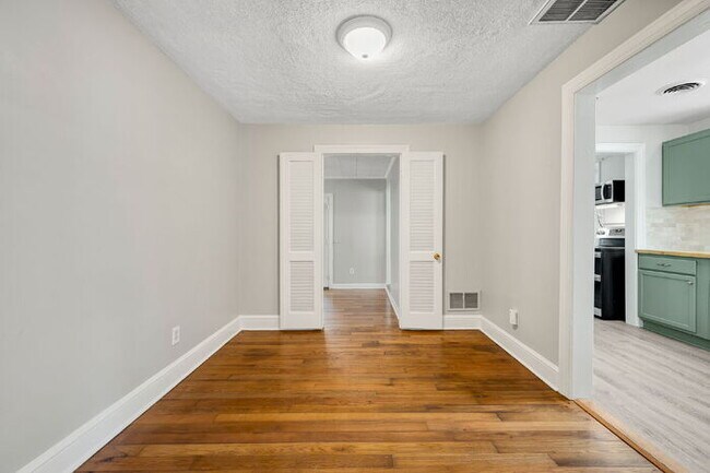 Building Photo - Charming 3-Bedroom, 1 Bath Home located in Sandston-$1750/Mo