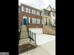 Building Photo - 9421 Van Arsdale Dr
