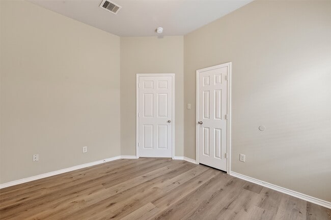 Building Photo - 2114 Thorn Berry Creek Ln