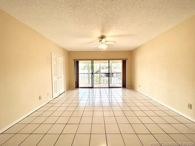 Building Photo - 200 SE Four Winds Dr