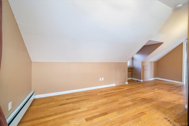 Building Photo - 1558 9th St