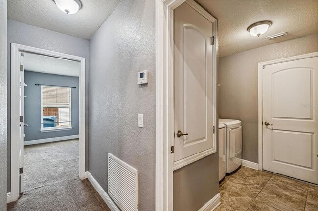 Building Photo - 13070 Sigmund St