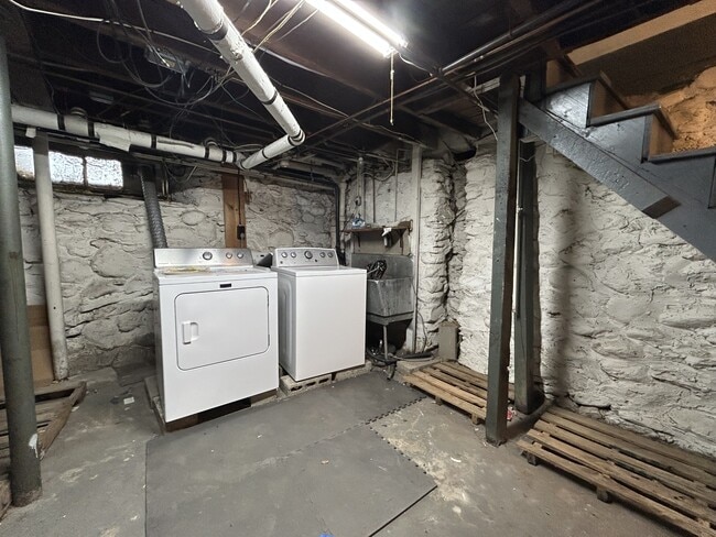 Building Photo - 7 Ureco Terrace