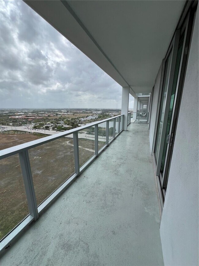 Building Photo - 2000 Metropica Wy