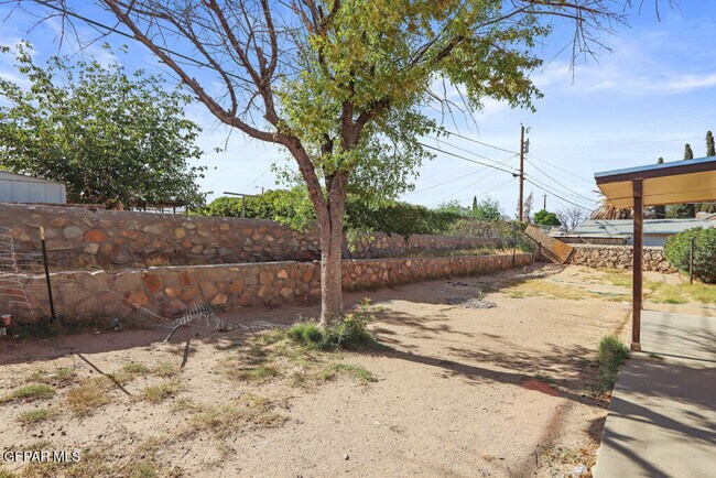 Building Photo - 2117 Anise Dr