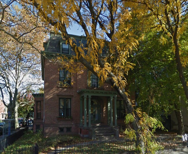 Building Photo - 395 Washington Ave