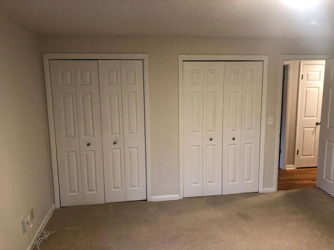 Building Photo - 2481 E Rahn Rd