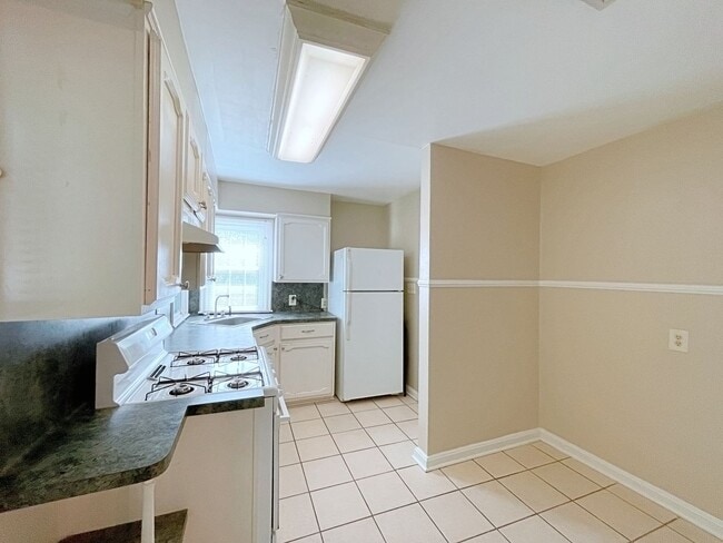 Building Photo - 925/927 Rittiner Drive