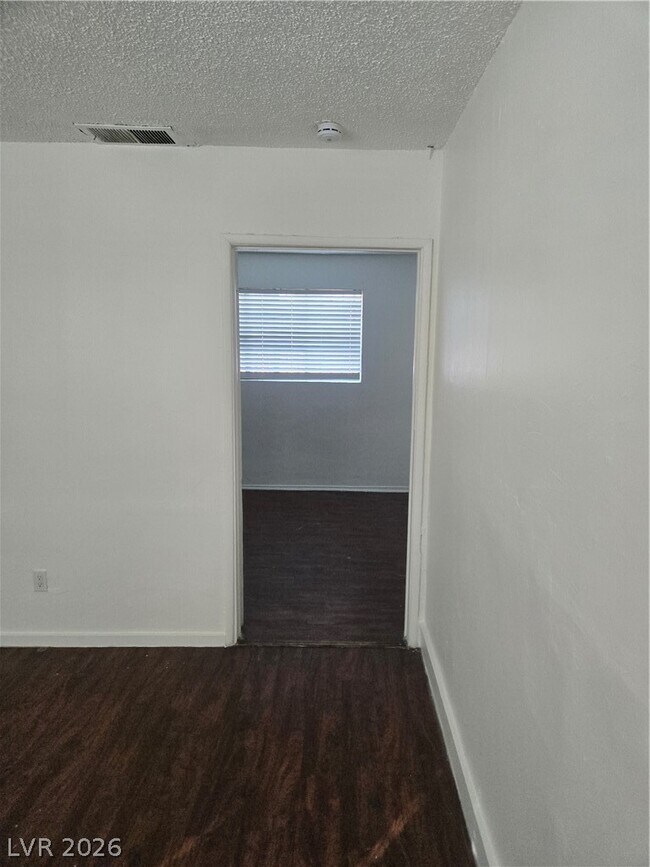 Building Photo - 708 Jackson Ave