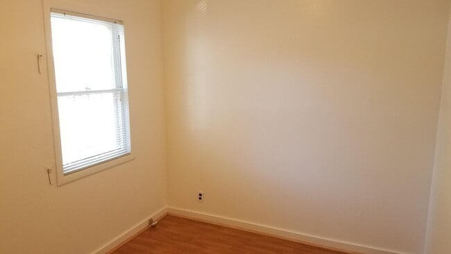 Building Photo - Classic Berkeley living with character, comfort, and a prime central location