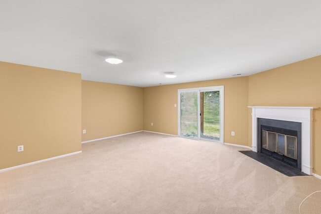 Building Photo - 2056 Griffis Ave