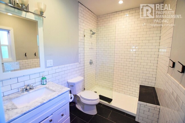 Building Photo - Spacious 1-Bedroom Retreat in Desirable Mo...