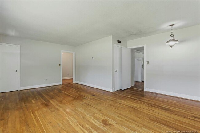Building Photo - 2902 Cornell Dr
