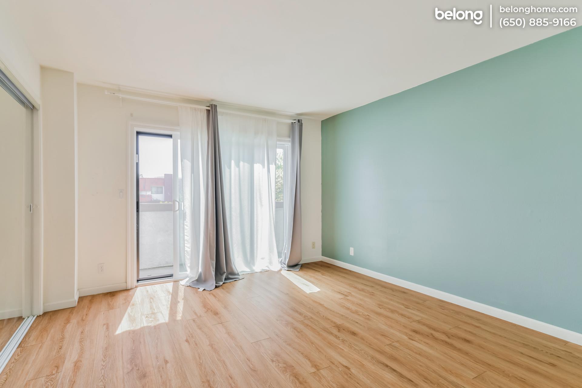 Building Photo - 27907 Ridgecove Ct N