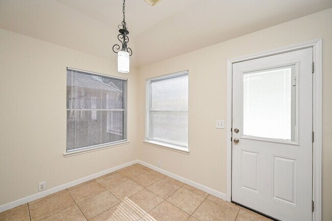 Building Photo - 2726 Redwick Dr