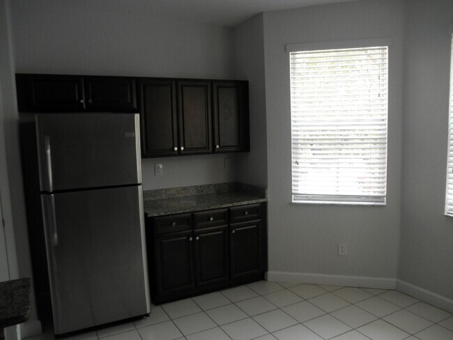 Building Photo - Shoma Townhomes