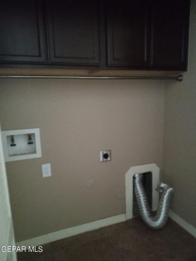 Building Photo - 3904 Hueco Valley Dr