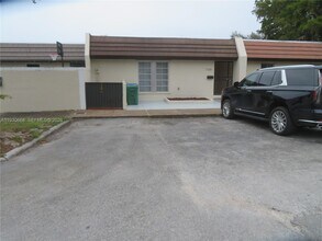 Building Photo - 7328 Miami Lakeway S