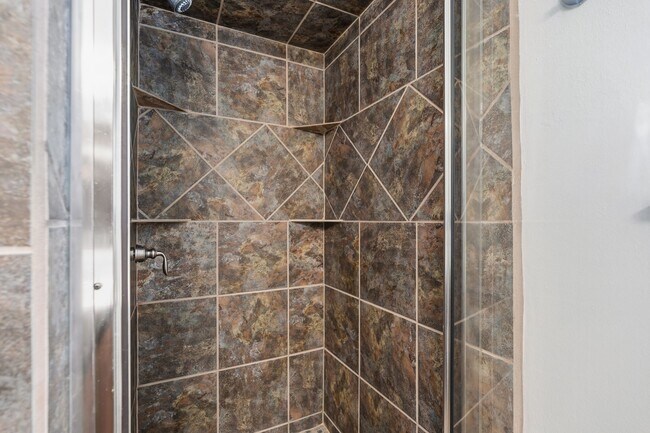 Building Photo - 5307 Poinciana Dr