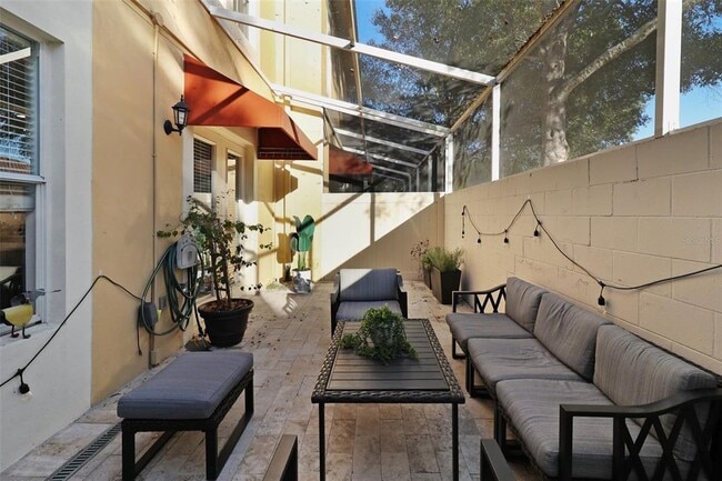 Building Photo - 505 S Tampania Ave
