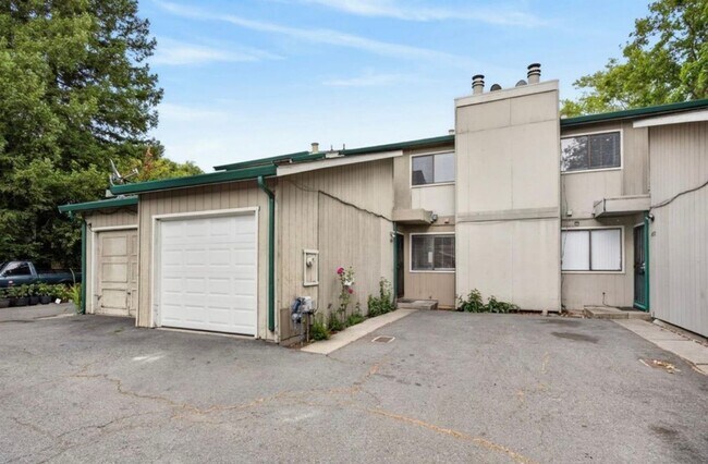 Building Photo - 4549 Melody Dr