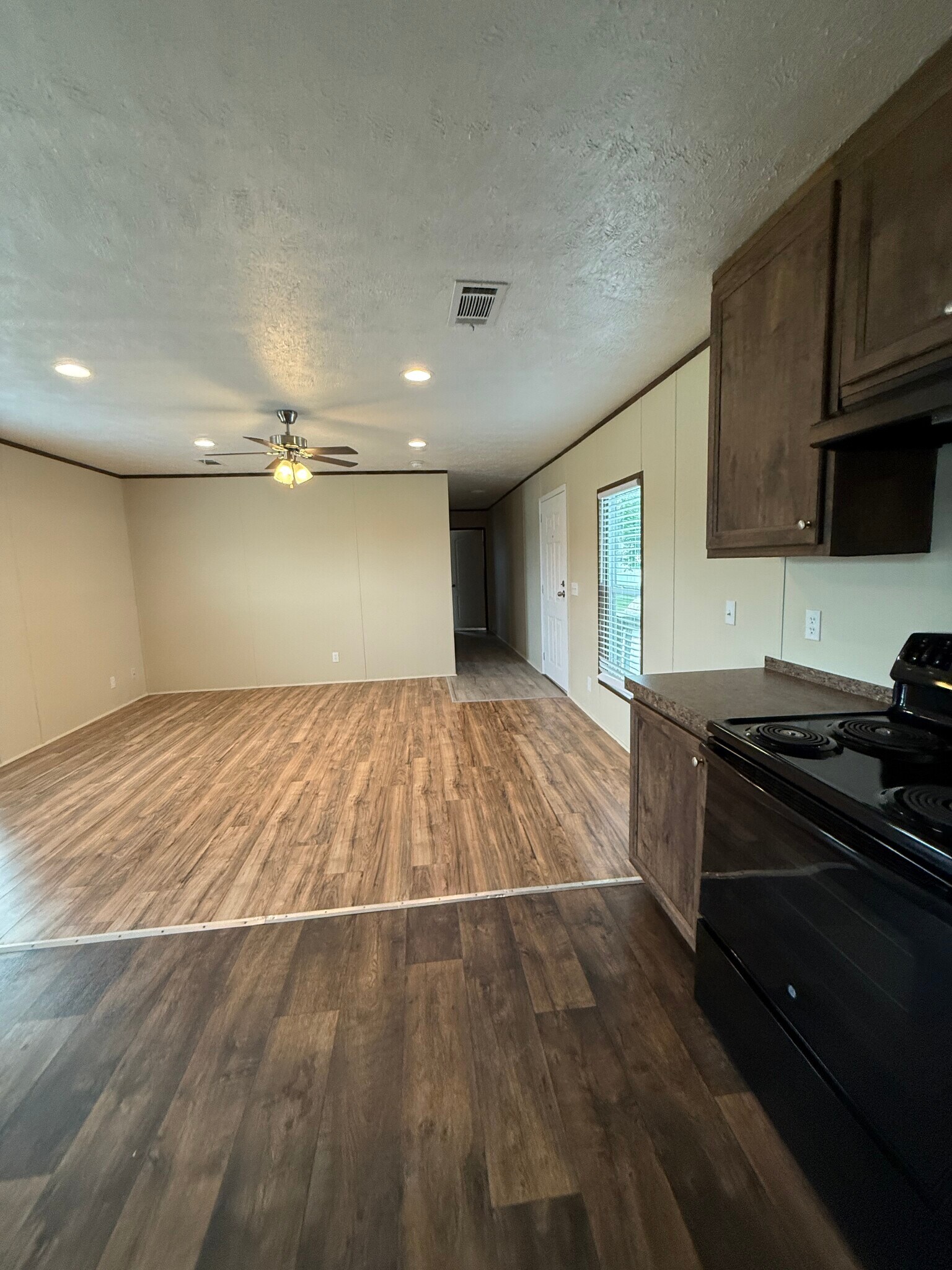 Building Photo - 709 N Collins Fwy