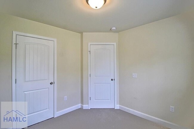 Building Photo - 711 Mill Creek Cir