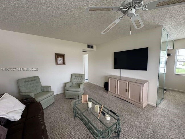 Building Photo - 536 Fanshaw M