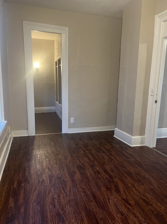 Building Photo - 367 Hawley St