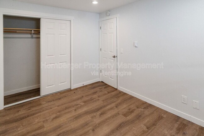 Building Photo - 5416 N Lacey St