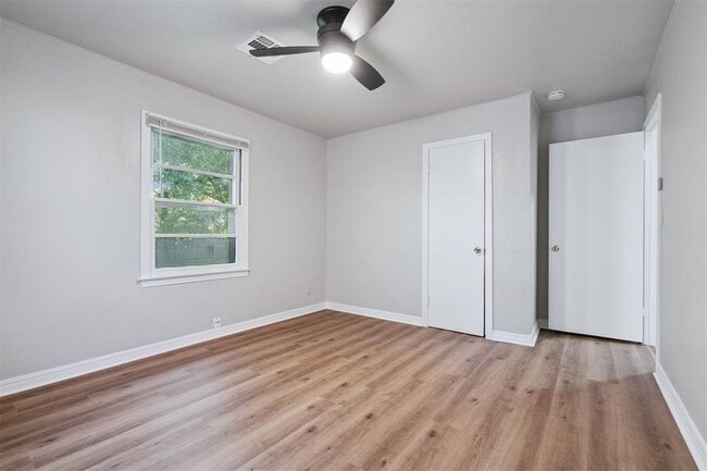 Building Photo - 1406 Sheffield Rd