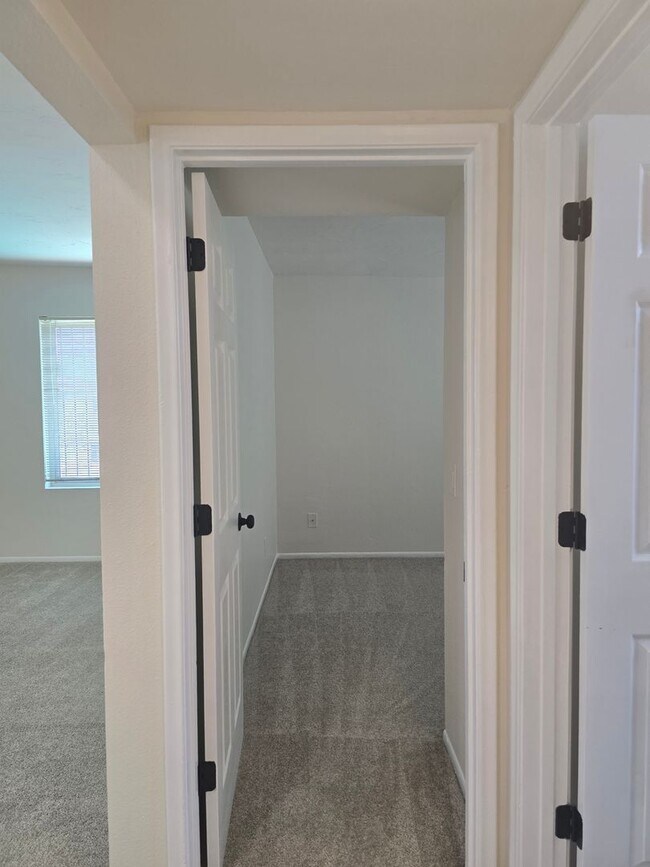 Building Photo - 926 N Belvedere Ave