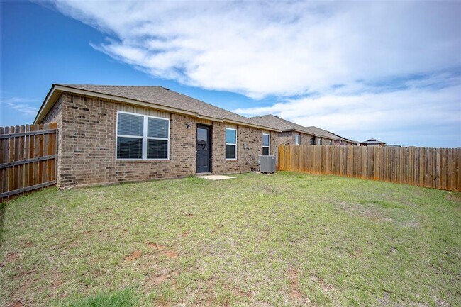 Building Photo - 11744 NW 99th Ter