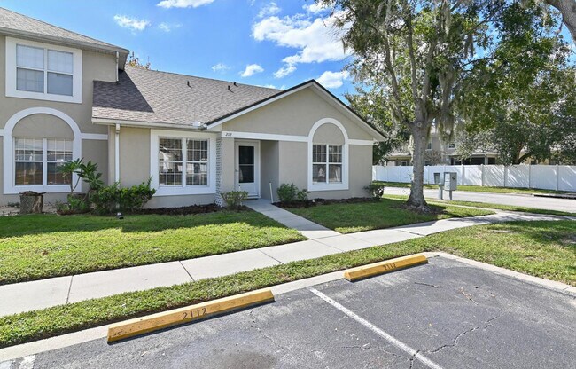 Building Photo - 2112 Cypress Bay Blvd