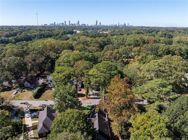 Building Photo - 428 S Howard St SE