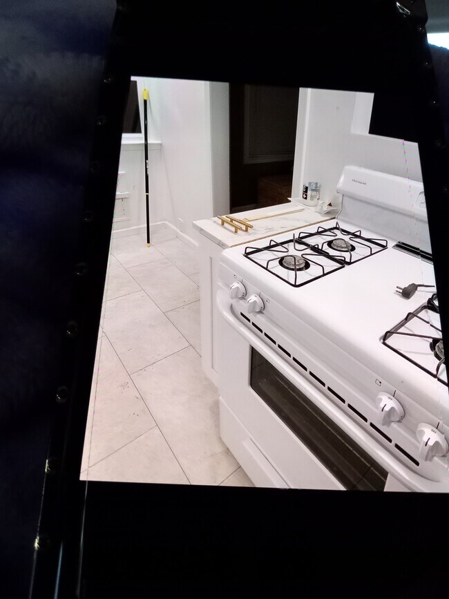 Building Photo - 1528 Luxor Rd