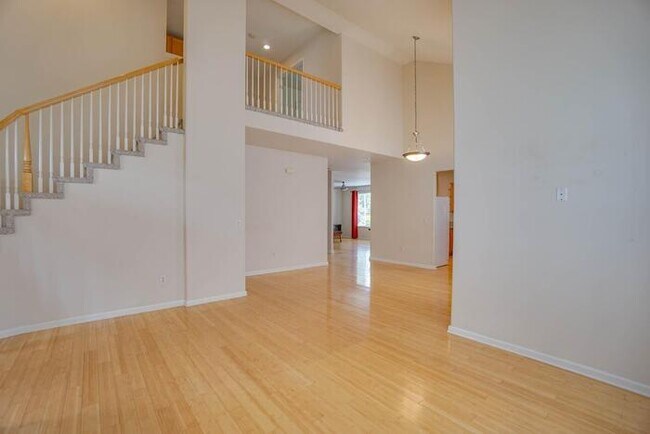 Building Photo - BEAUTIFUL FOUR BEDROOM HOME IN EAST COUNTY