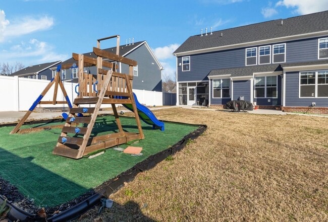 Building Photo - 312 Maycox Ln