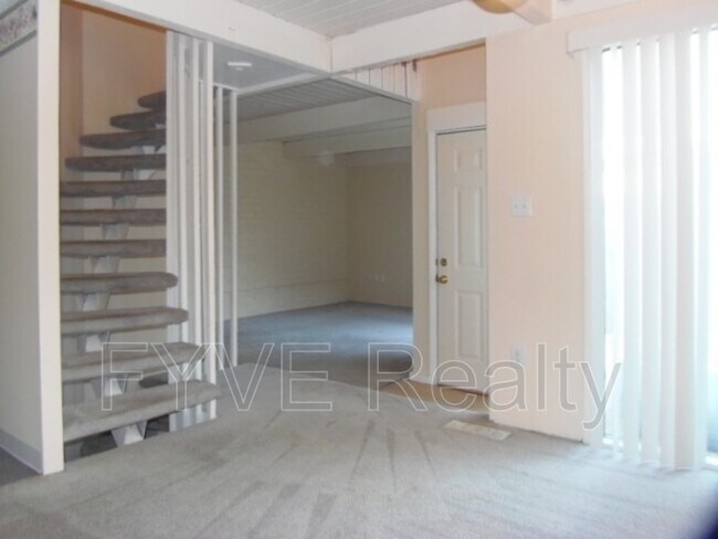 Building Photo - 751 Worthington Forest Pl